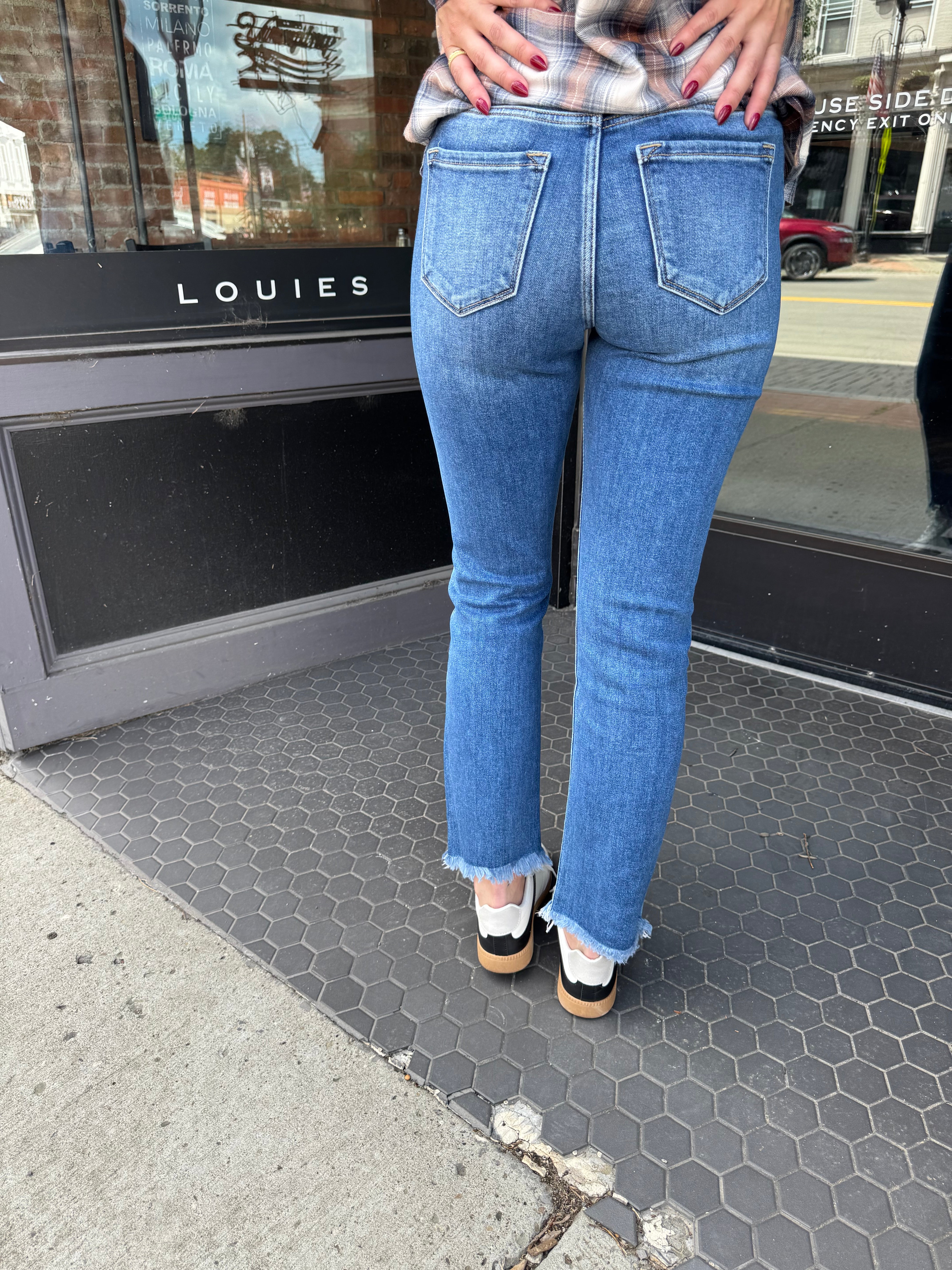Kan Can Distressed Ankle Straight Jean