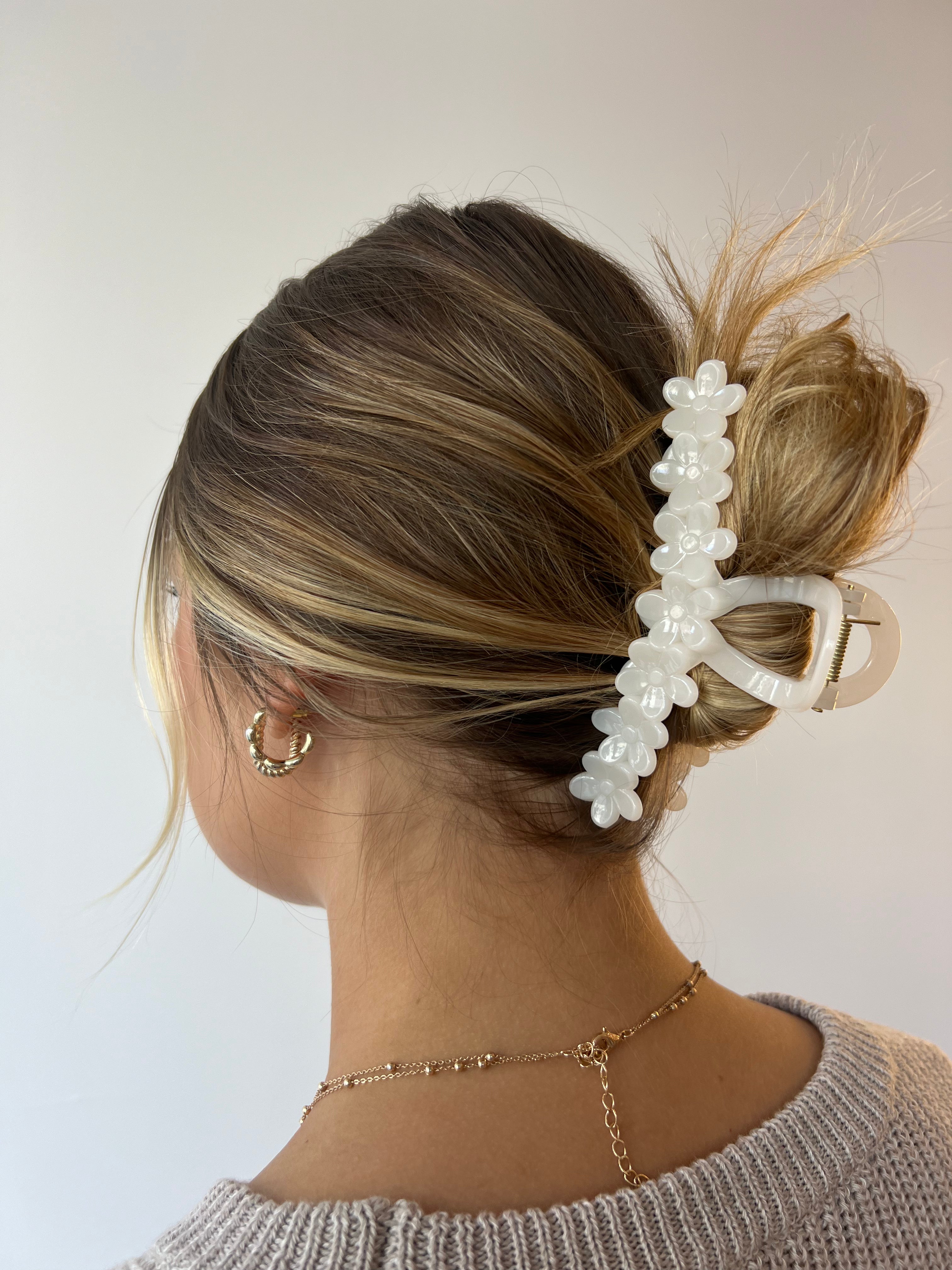 Half Moon Daisy Claw Clip