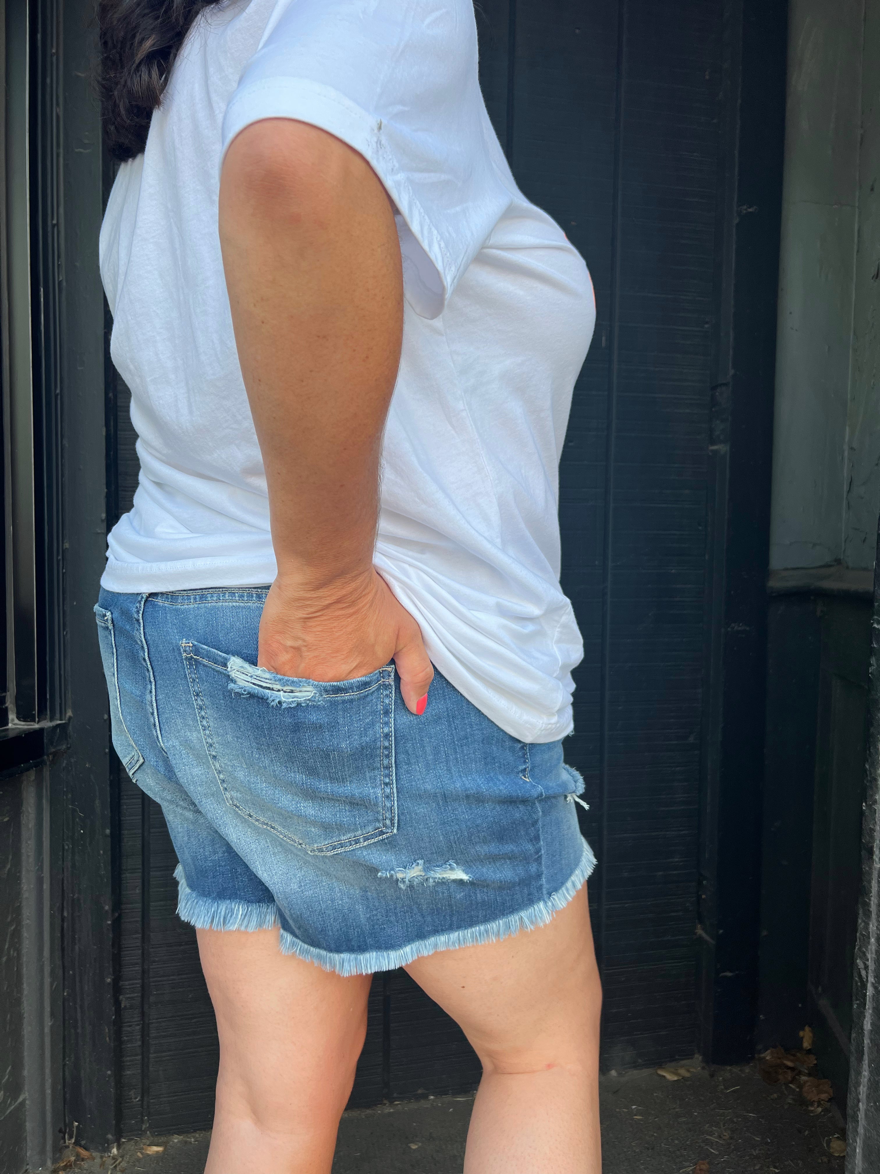 Curvy Blue Daisy Short