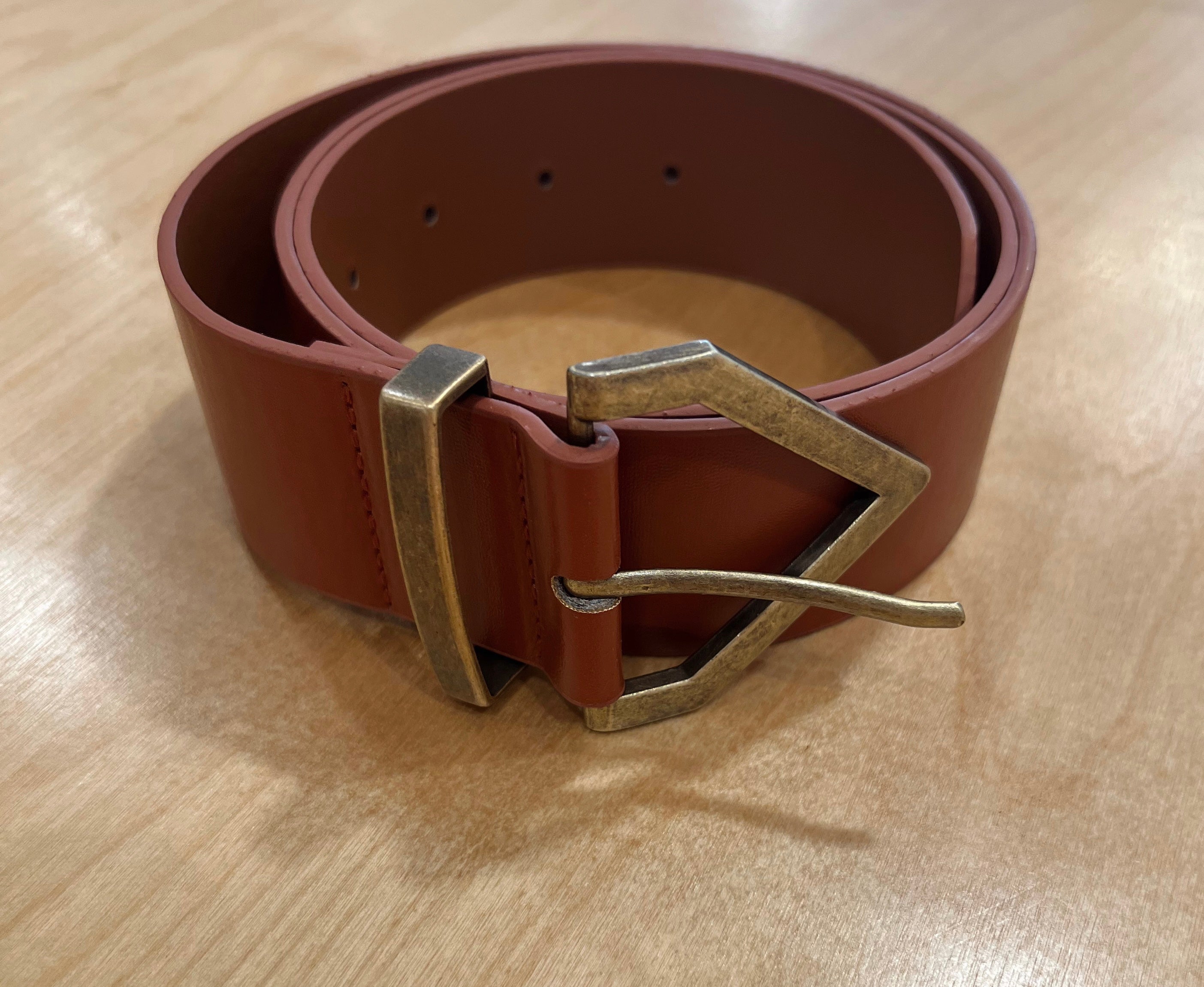 Diamond Pointed Buckle Belt