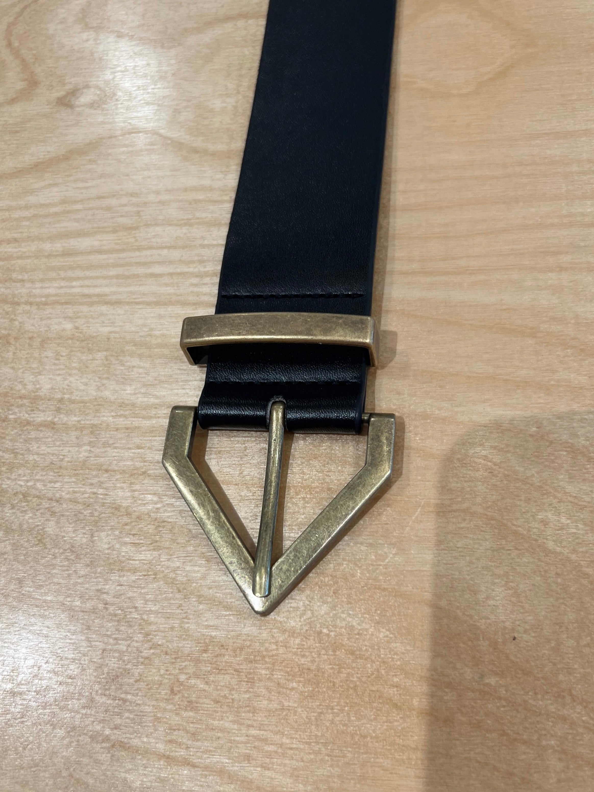 Diamond Pointed Buckle Belt