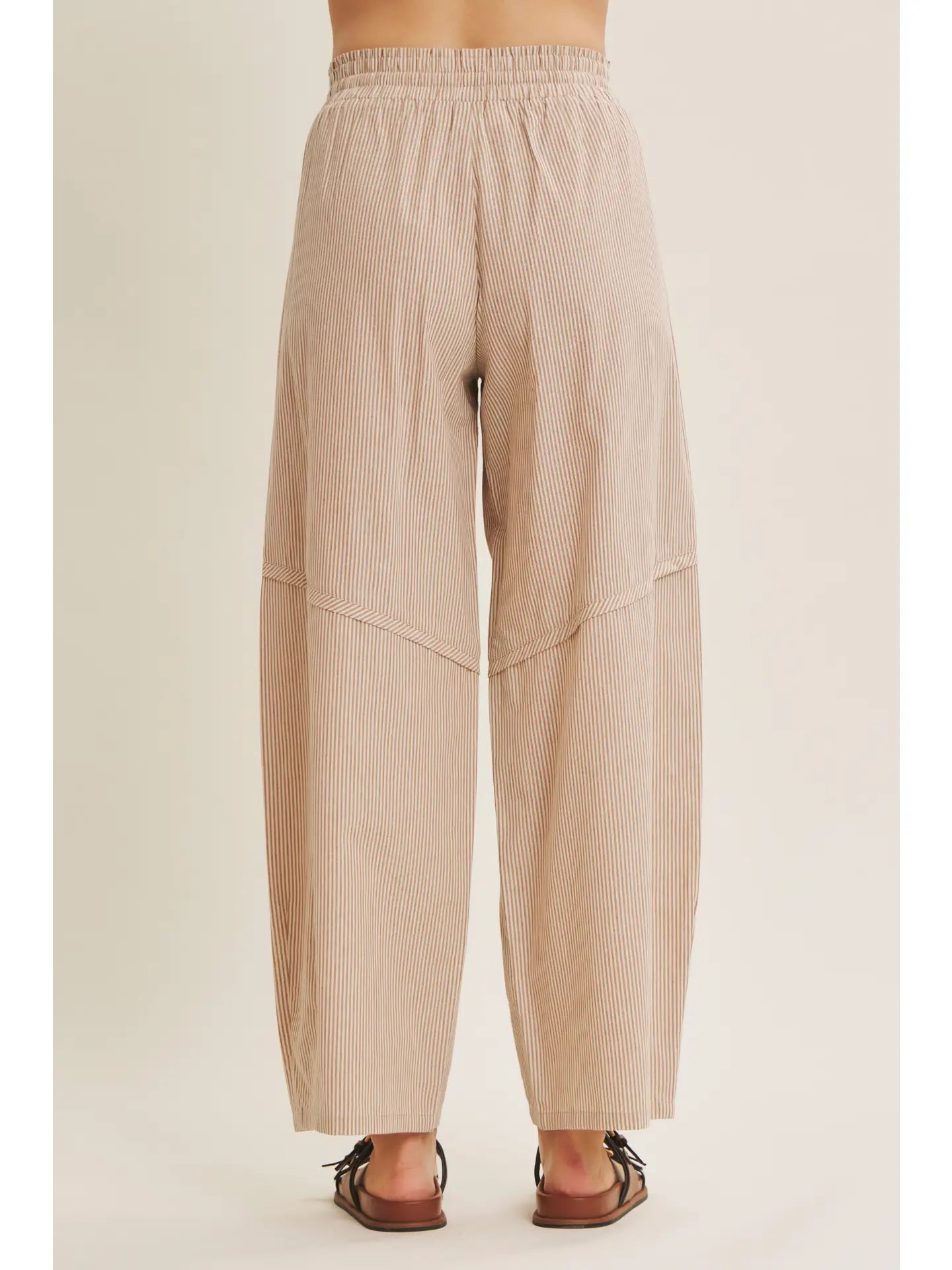 Barrel Shaped Laid Back Pant